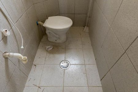 Banheiro de kitnet/studio para alugar com 1 quarto, 28m² em Santa Cecilia, São Paulo