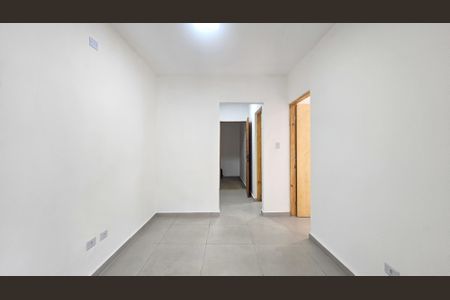 Sala de kitnet/studio para alugar com 2 quartos, 58m² em Jardim Cristal, São Paulo