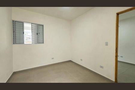 Quarto 2 de kitnet/studio para alugar com 2 quartos, 58m² em Jardim Cristal, São Paulo