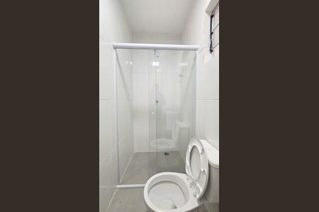 Banheiro de casa de condomínio para alugar com 1 quarto, 58m² em Interlagos, São Paulo