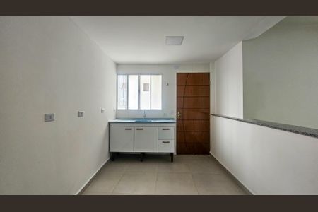 Cozinha de casa de condomínio para alugar com 1 quarto, 58m² em Interlagos, São Paulo