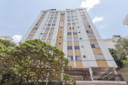 Apartamento para alugar com 133m², 3 quartos e 2 vagas Apartamento para alugar com 133m², 3 quartos e 2 vagasFachada