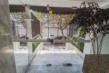 Apartamento para alugar com 133m², 3 quartos e 2 vagas Apartamento para alugar com 133m², 3 quartos e 2 vagasHall de Entrada