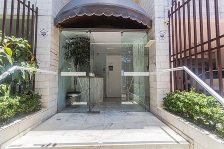 Apartamento para alugar com 133m², 3 quartos e 2 vagas Apartamento para alugar com 133m², 3 quartos e 2 vagasHall de Entrada