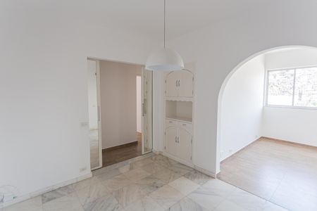 Apartamento para alugar com 133m², 3 quartos e 2 vagas Apartamento para alugar com 133m², 3 quartos e 2 vagasCopa