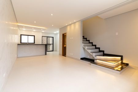 Sala de casa à venda com 3 quartos, 120m² em Vila Gumercindo, São Paulo