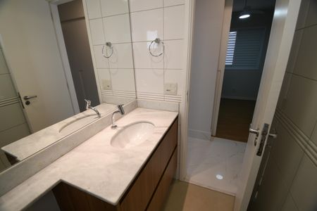 Apartamento para alugar com 85m², 3 quartos e 2 vagasBanheiro Social