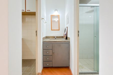 Banheiro de kitnet/studio para alugar com 1 quarto, 30m² em Jardim Vila Mariana, São Paulo