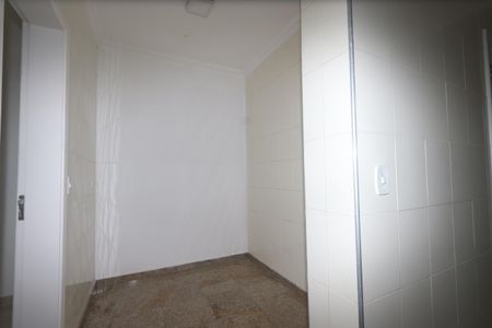 Apartamento à venda com 440m², 5 quartos e 5 vagasLavanderia