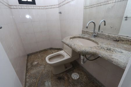 Apartamento à venda com 440m², 5 quartos e 5 vagasBanheiro do Salão Cobertura
