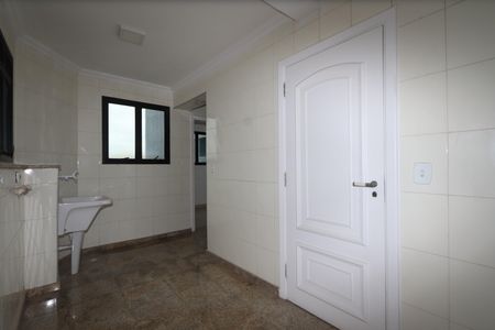 Apartamento à venda com 440m², 5 quartos e 5 vagasLavanderia