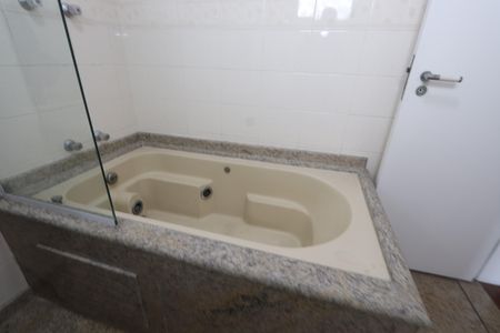 Apartamento à venda com 440m², 5 quartos e 5 vagasBanheiro Social