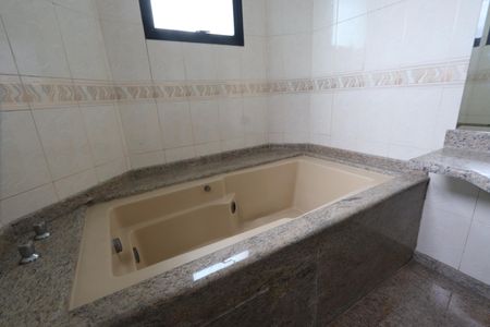 Apartamento à venda com 440m², 5 quartos e 5 vagasBanheiro da Suíte Master