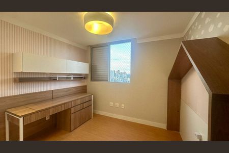 Quarto  de apartamento à venda com 4 quartos, 210m² em Buritis, Belo Horizonte