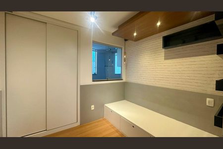 Quarto  de apartamento à venda com 4 quartos, 210m² em Buritis, Belo Horizonte