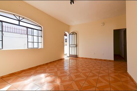 Sala de casa para alugar com 3 quartos, 300m² em Penha, Belo Horizonte