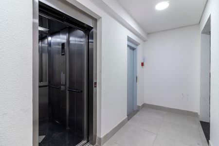 Apartamento para alugar com 33m², 1 quarto e 1 vagaElevador