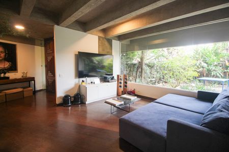 Sala de casa à venda com 5 quartos, 490m² em Jardim Guedala, São Paulo
