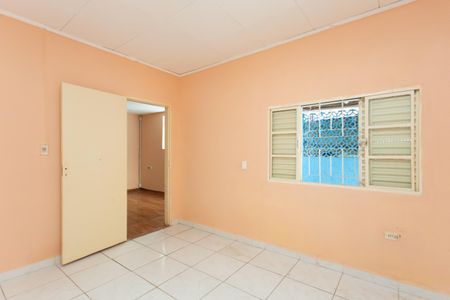 Quarto 1  de casa para alugar com 2 quartos, 70m² em Vila Carmosina, São Paulo
