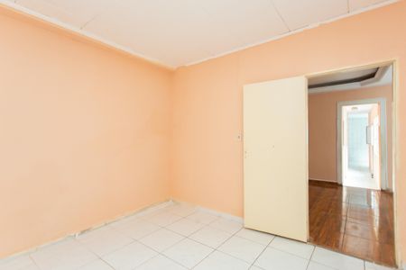 Quarto 1  de casa para alugar com 2 quartos, 70m² em Vila Carmosina, São Paulo