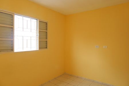 Quarto 1 de casa para alugar com 2 quartos, 70m² em Vila Carmosina, São Paulo