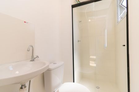 Banheiro de kitnet/studio para alugar com 1 quarto, 19m² em Vila Ema, São Paulo
