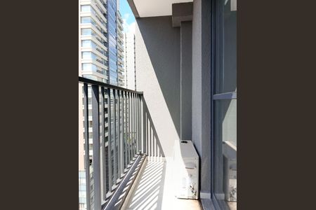 Varanda de kitnet/studio à venda com 1 quarto, 17m² em Pinheiros, São Paulo