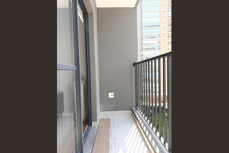 Varanda de kitnet/studio à venda com 1 quarto, 17m² em Pinheiros, São Paulo