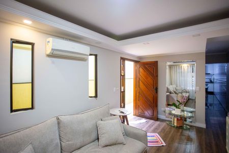 Sala de casa à venda com 4 quartos, 226m² em Taboão, Diadema