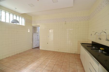 Apartamento para alugar com 218m², 3 quartos e sem vagaCozinha
