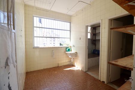 Apartamento para alugar com 218m², 3 quartos e sem vagaÁrea de Serviço