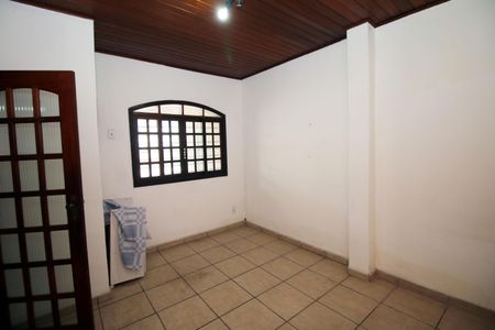 Quarto 1 de casa para alugar com 2 quartos, 70m² em Penha, Rio de Janeiro