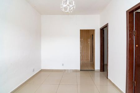 Sala 1 de casa para alugar com 3 quartos, 90m² em Palmeiras, Belo Horizonte