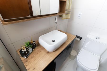 Apartamento para alugar com 60m², 2 quartos e 2 vagas Apartamento para alugar com 60m², 2 quartos e 2 vagasBanheiro