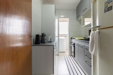 Apartamento para alugar com 60m², 2 quartos e 2 vagas Apartamento para alugar com 60m², 2 quartos e 2 vagasCozinha