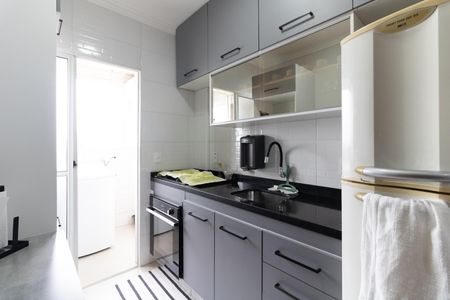 Apartamento para alugar com 60m², 2 quartos e 2 vagas Apartamento para alugar com 60m², 2 quartos e 2 vagasCozinha