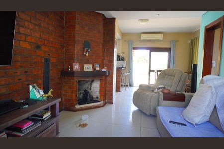 Sala  de casa de condomínio à venda com 3 quartos, 174m² em Hípica, Porto Alegre