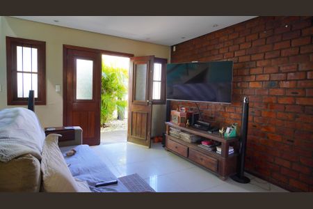 Sala  de casa de condomínio à venda com 3 quartos, 174m² em Hípica, Porto Alegre