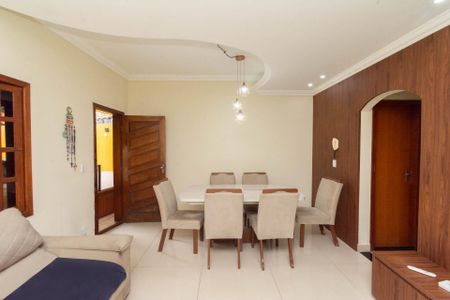 Sala de casa à venda com 3 quartos, 150m² em Jardim Riacho das Pedras, Contagem