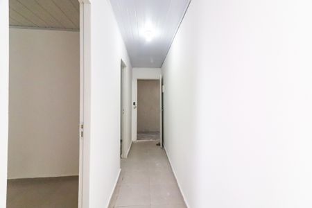 Corredor de apartamento para alugar com 2 quartos, 35m² em Vila Dalva, São Paulo