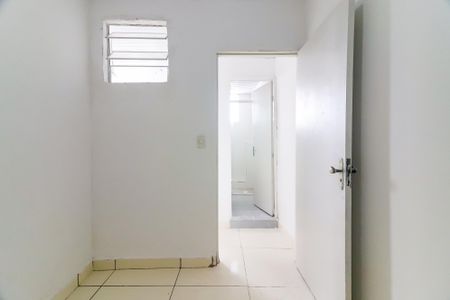 Quarto 2 de apartamento para alugar com 2 quartos, 40m² em Vila Dalva, São Paulo