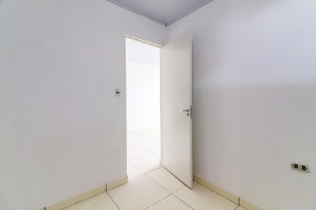 Quarto 1 de apartamento para alugar com 2 quartos, 40m² em Vila Dalva, São Paulo