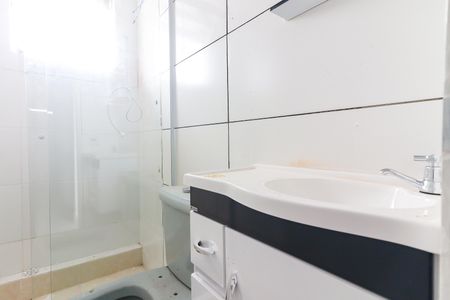 Banheiro de apartamento para alugar com 2 quartos, 24m² em Vila Dalva, São Paulo