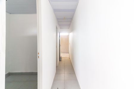 Corredor de apartamento para alugar com 2 quartos, 24m² em Vila Dalva, São Paulo