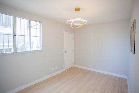 Sala de apartamento à venda com 2 quartos, 45m² em Cabral, Contagem