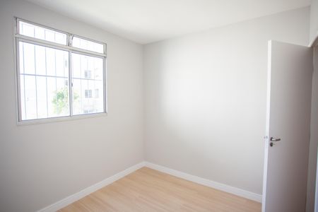 Quarto 1 de apartamento à venda com 2 quartos, 45m² em Cabral, Contagem