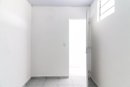 Quarto 1 de apartamento para alugar com 2 quartos, 32m² em Vila Dalva, São Paulo