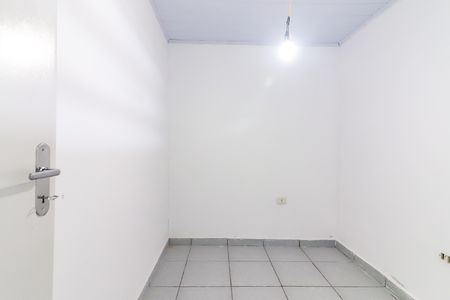 Quarto 2 de apartamento para alugar com 2 quartos, 32m² em Vila Dalva, São Paulo