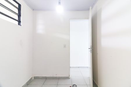 Quarto 2 de apartamento para alugar com 2 quartos, 32m² em Vila Dalva, São Paulo
