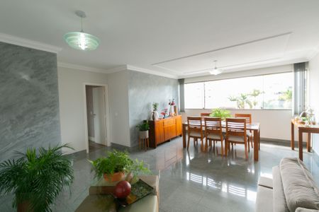 Apartamento à venda com 148m², 4 quartos e 3 vagas